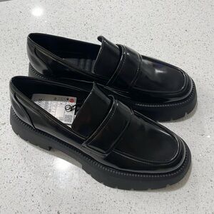 Zara size 40 (US:9) Lug Sole Loafers